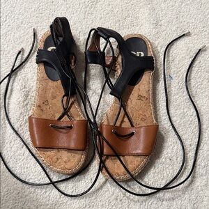 Gianni Bini brown and Black Women's Sandals